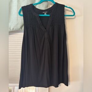 Cable & Gauge Black V-Neck Sleeveless Blouse